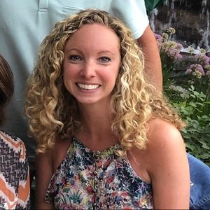 Meet your Posher, Nicole
